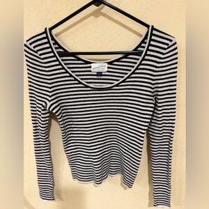 Universal Thread Black and White Striped Long Sleeve Tee